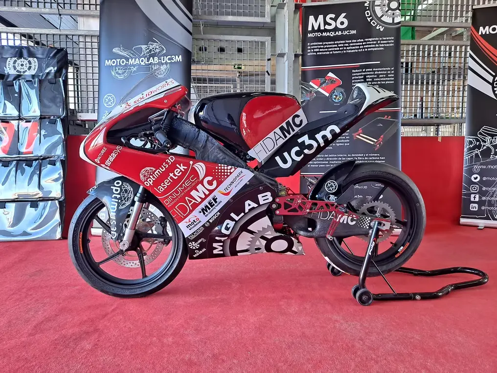 Prototipo MS6 de MOTO-MAQLAB-UC3M 2020 - basculante de carbono, ganador Altair Innovative Challenge